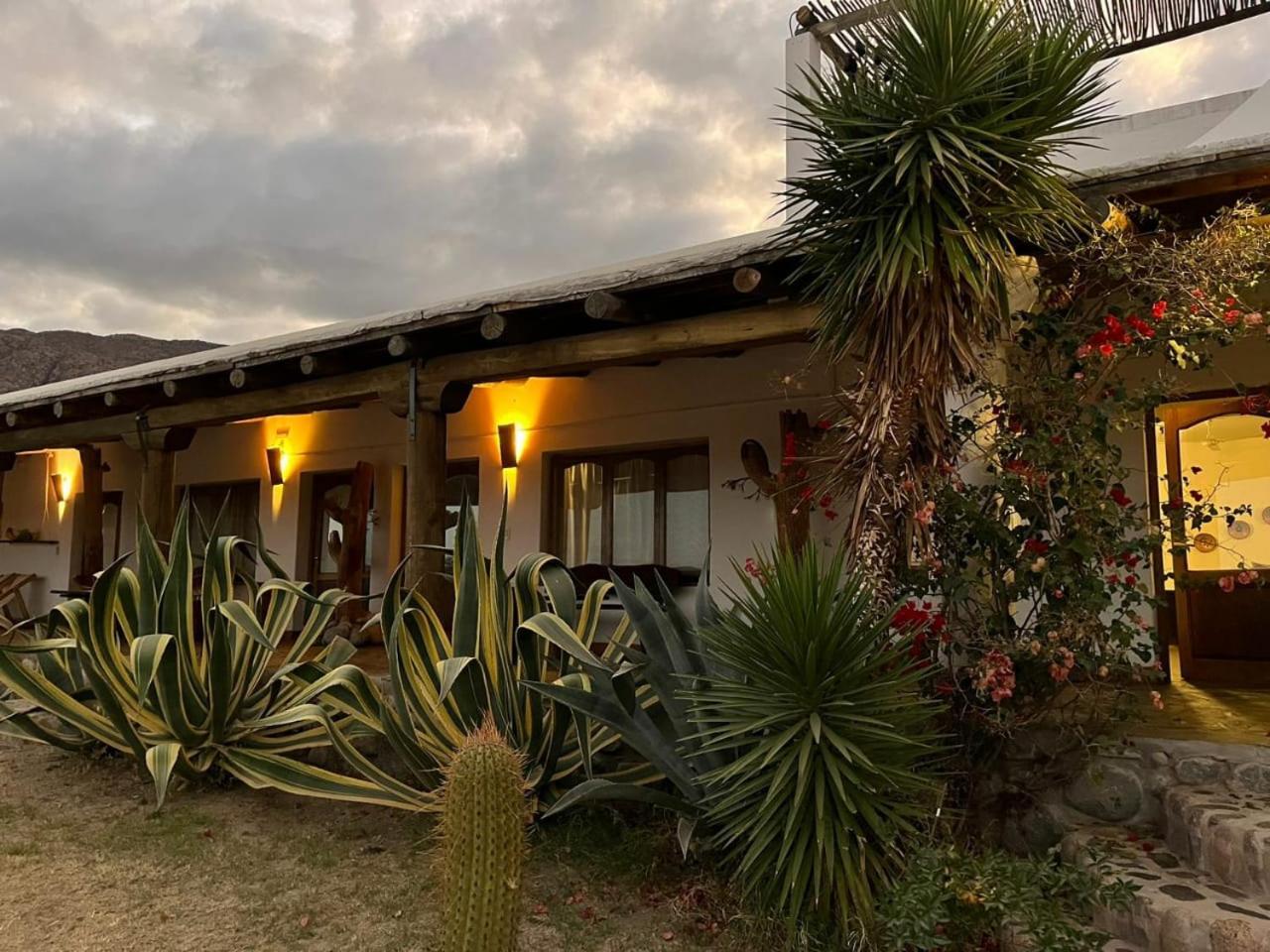 Hotel Texas Cafayate Εξωτερικό φωτογραφία